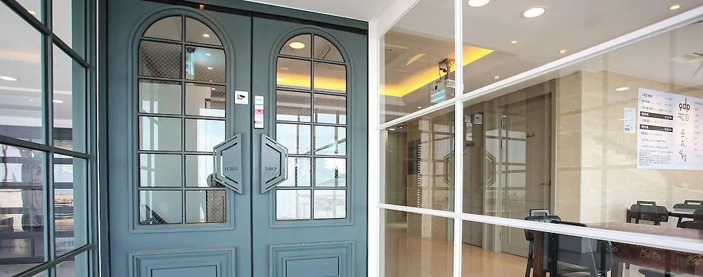 Illroy Resort Busan 3*,